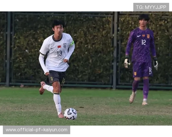 上海申花拉唐前场策动快速配合